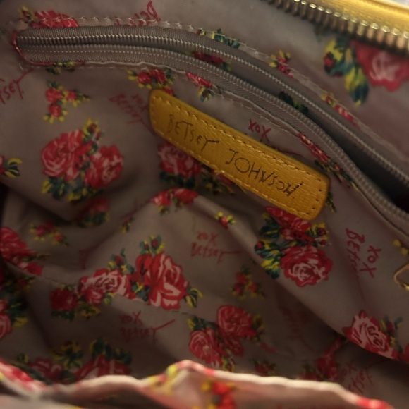 EUC Betsy Johnson Elegant Tan Bow Accent Womens Bag w simply southern accessory - Picture 3 of 7